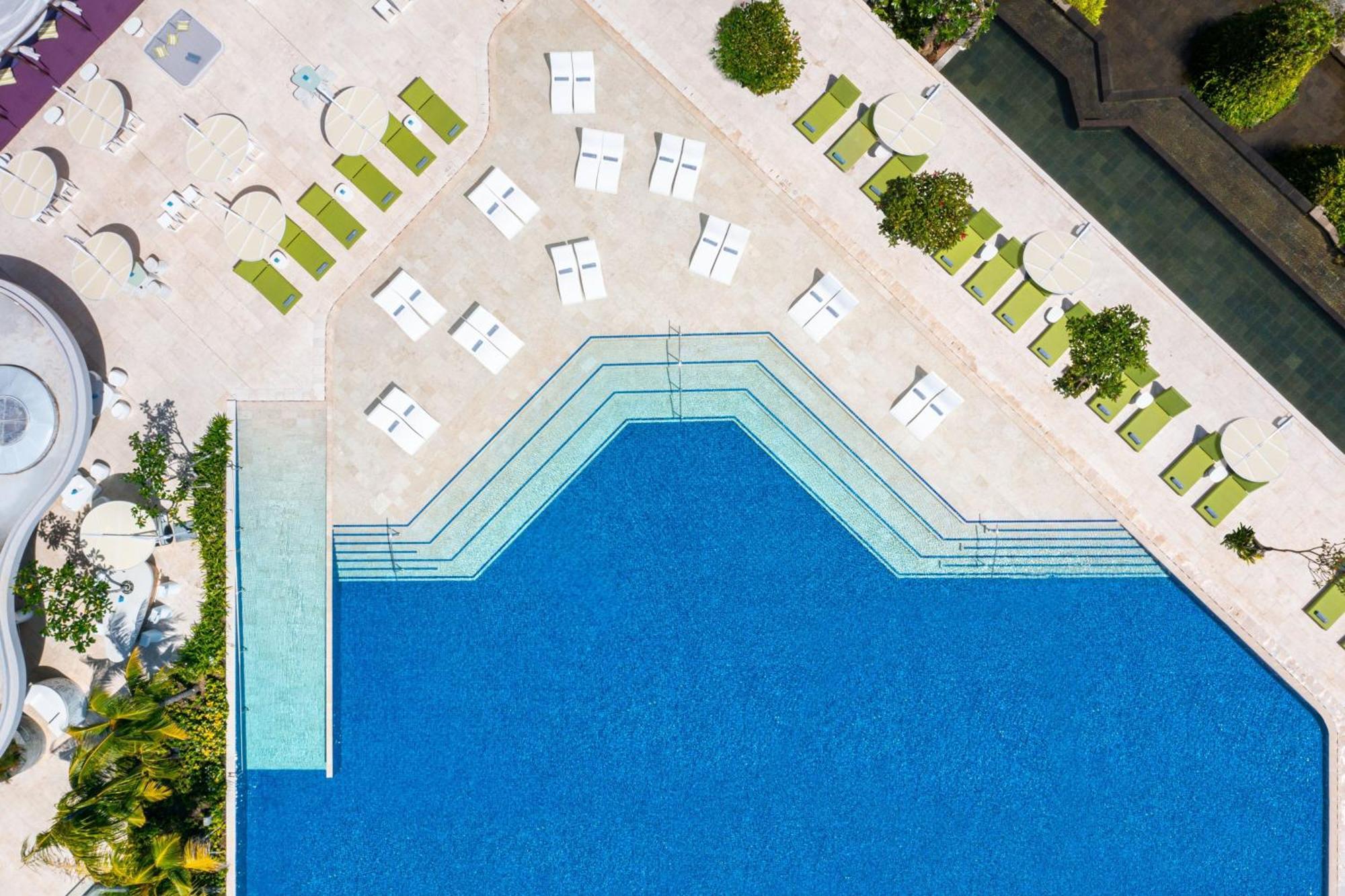 Hotel Renaissance Bali Nusa Dua